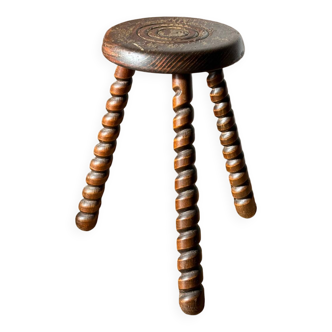 Tabouret en bois tourné