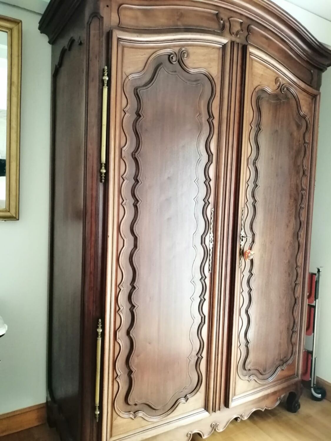 Mahogany port cabinet from Cuba solid