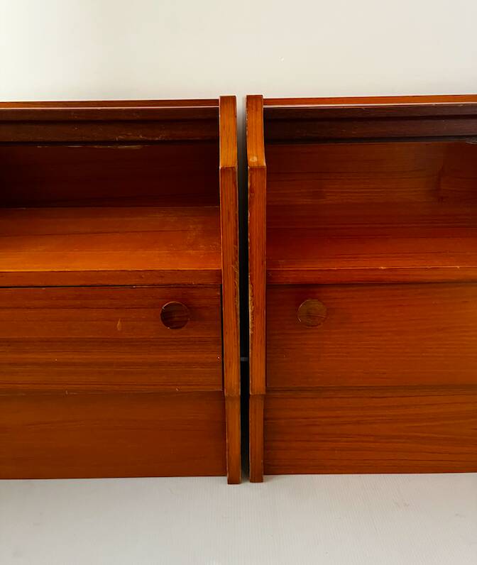 Paire de tables de chevet en teck