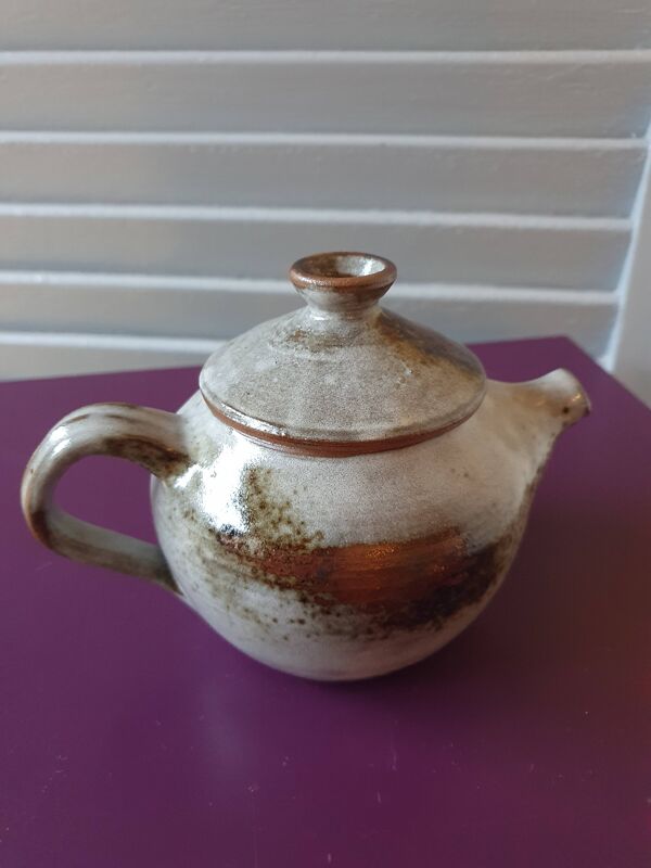 Théières, pot à lait et sucrier en grès