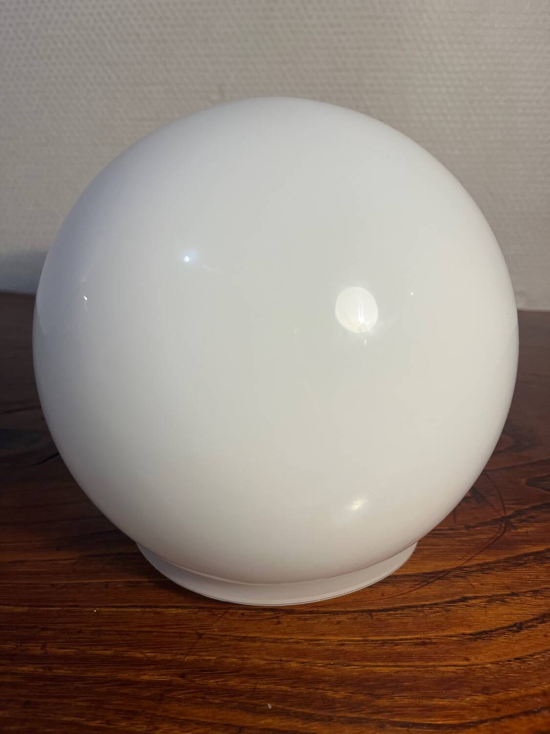 Round opal globe wall light with aluminum fixing