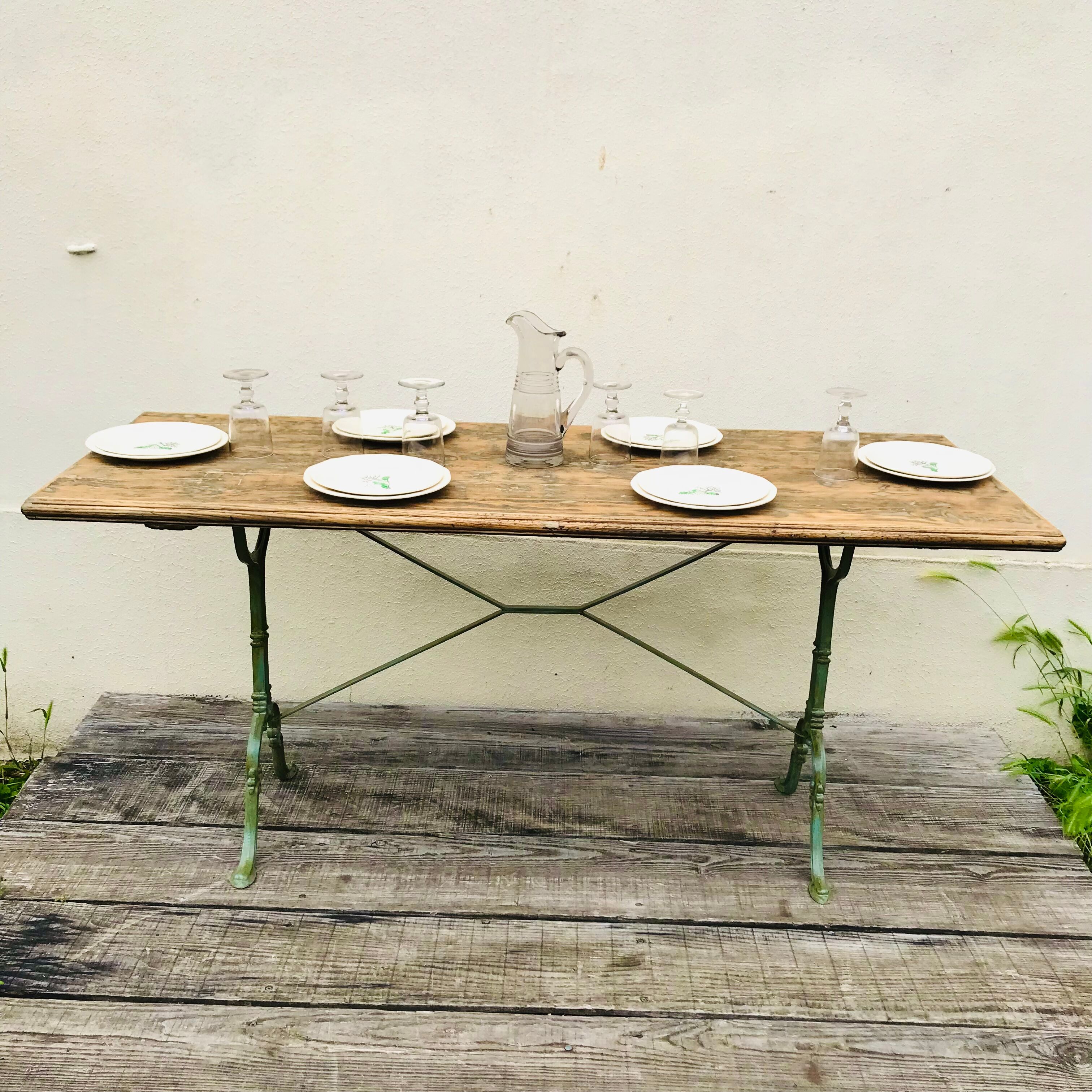 Old bistro table 6 people