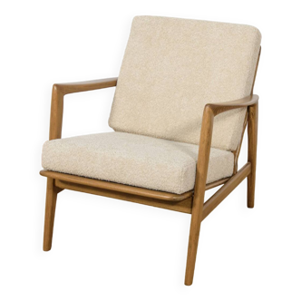 Mid-Century Model 300-139 Armchair from Swarzędzka Factory, 1960s