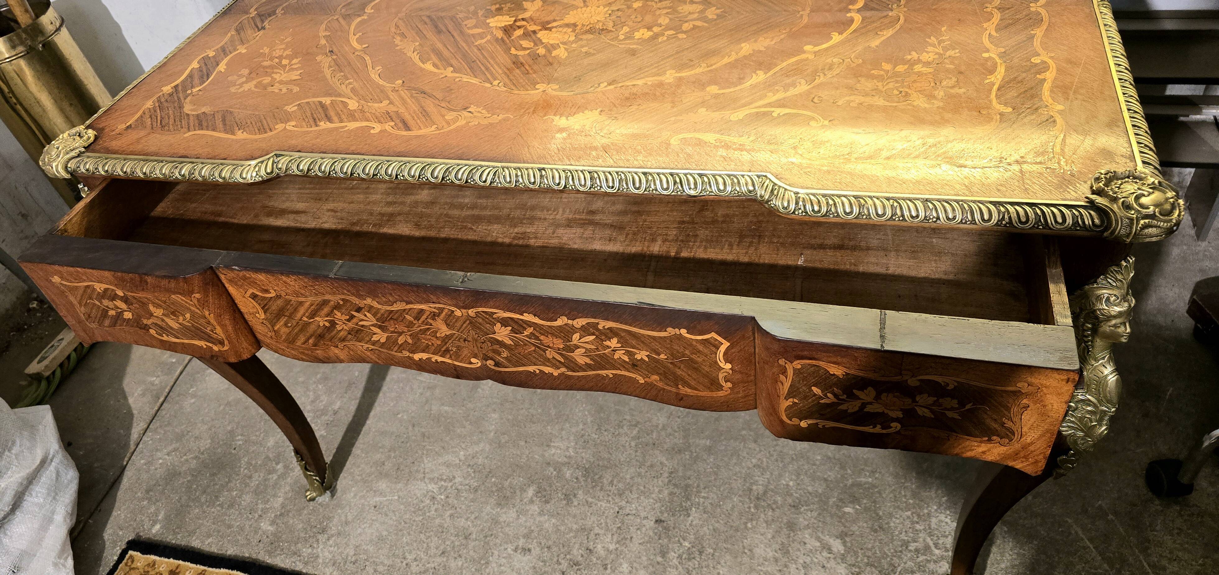 Louis XV style flat desk in marquetry - 20th century work