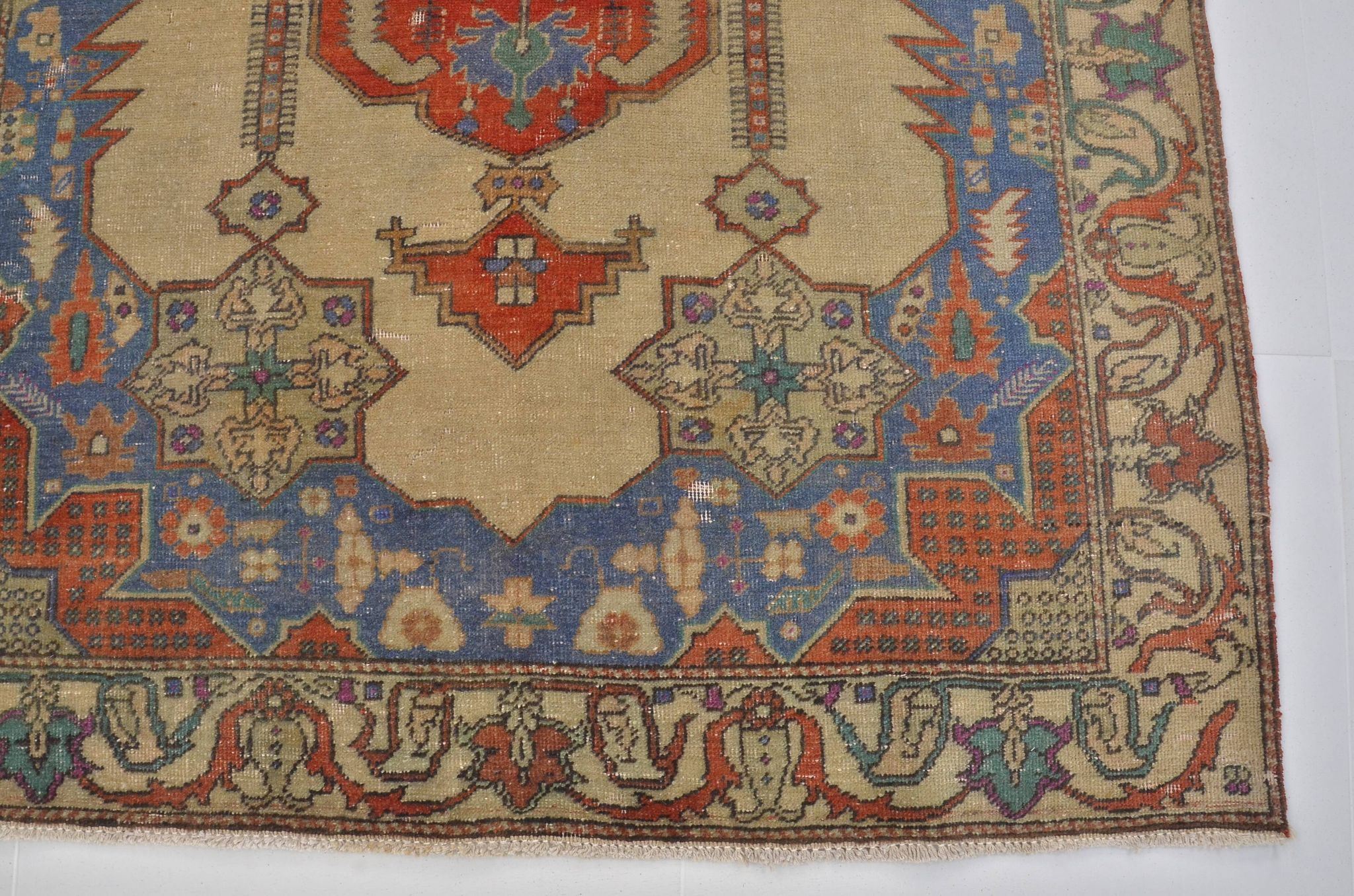 Multi Colour Organic Vintage Carpet sku h434