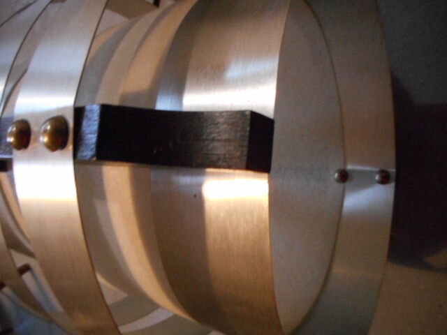 Suspension stainless steel blades and wood