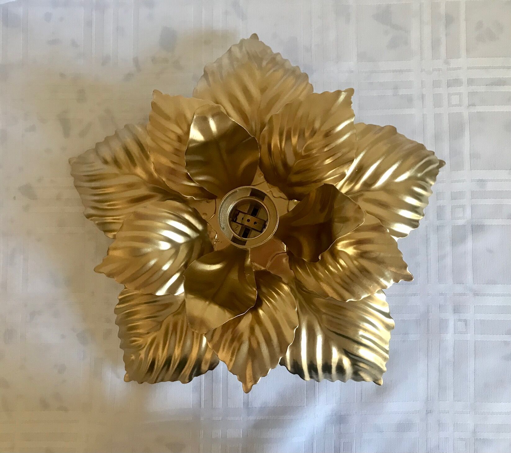 Golden flower wall lamp