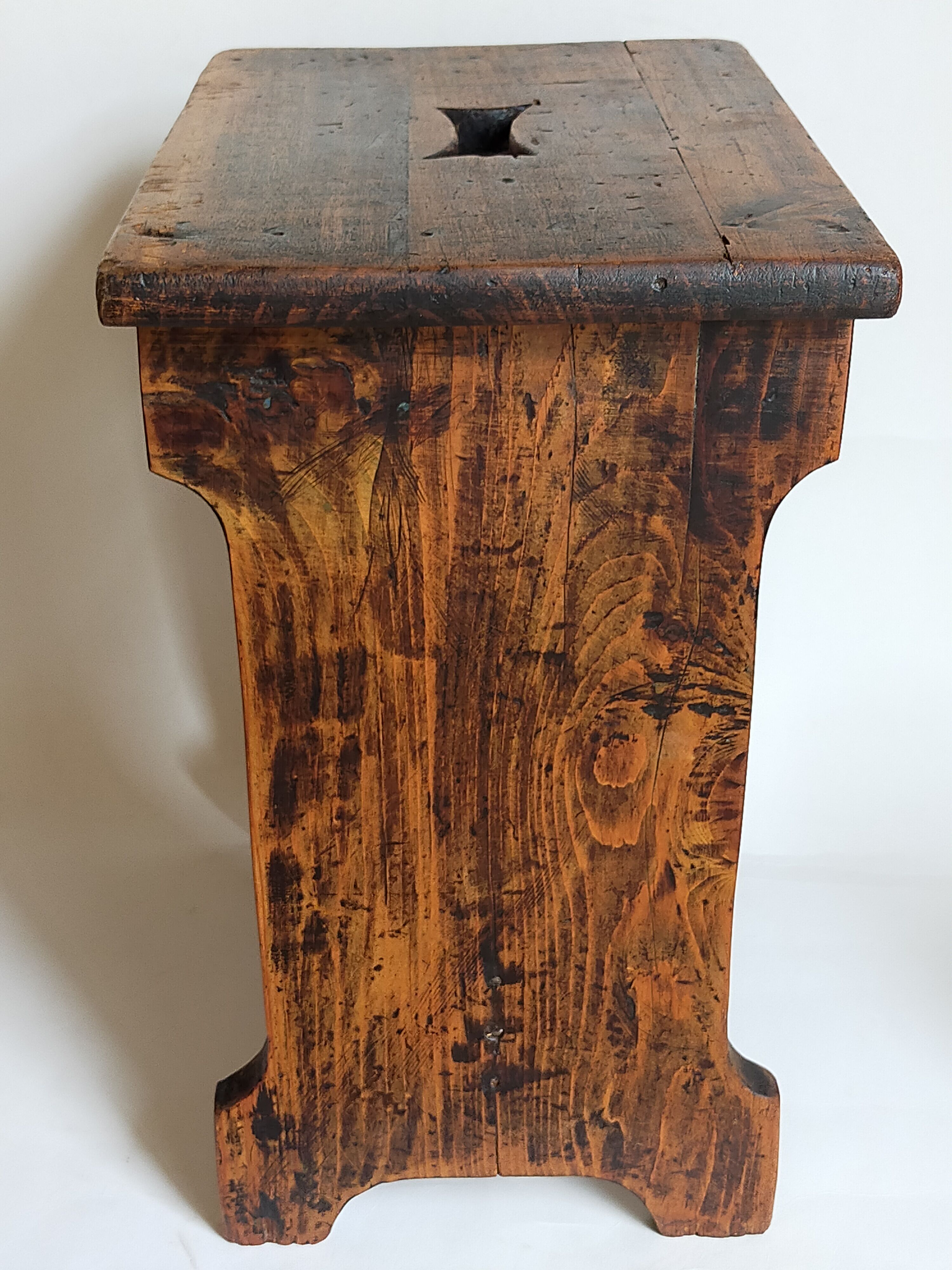 Stool of auxiliary Art-popular in old solid wood
