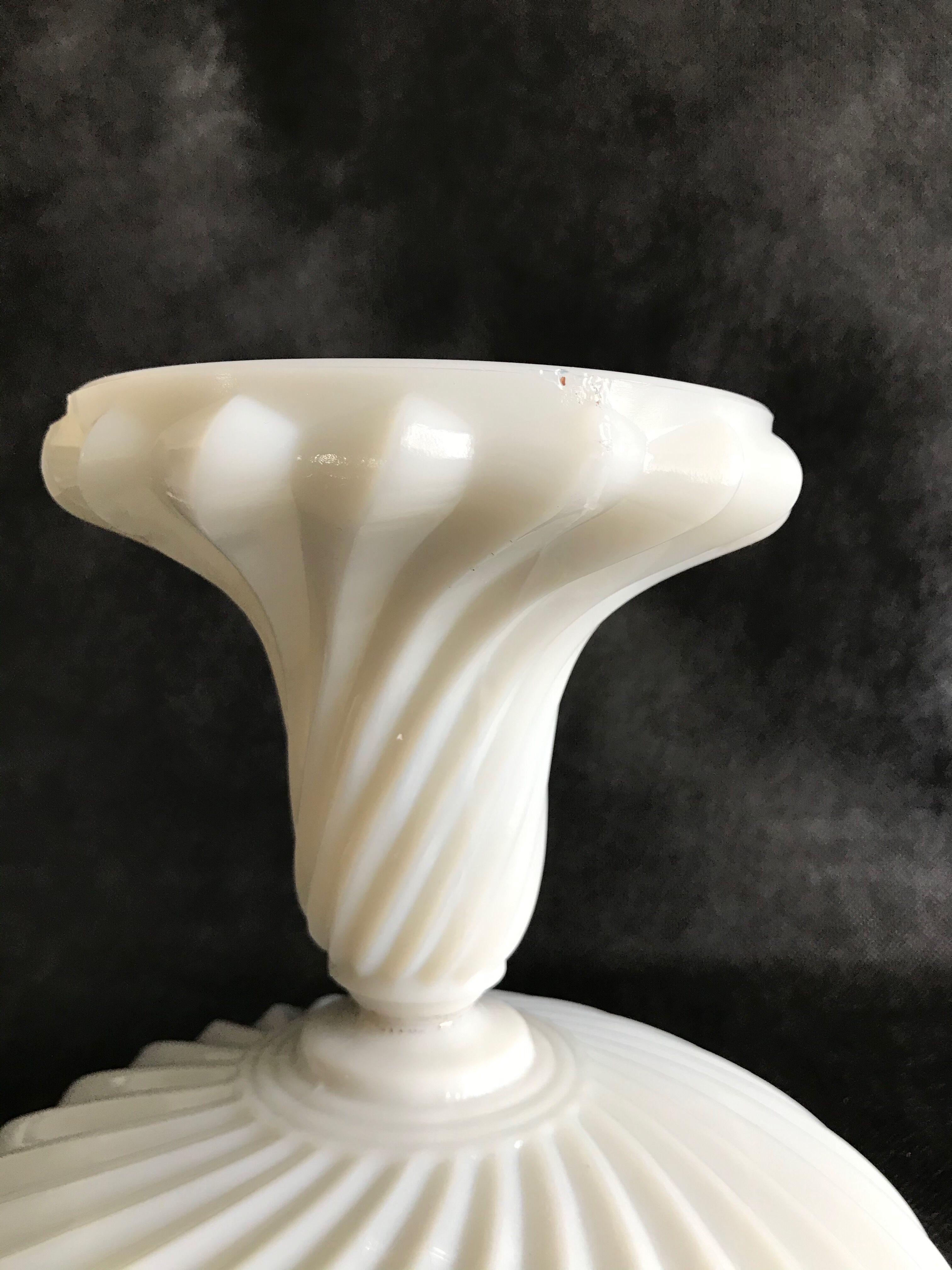 Standing cup - Art nouveau - white opaline