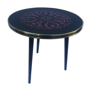 Table basse noire et rouge