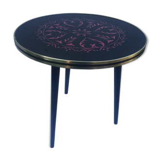 Table basse noire et rouge