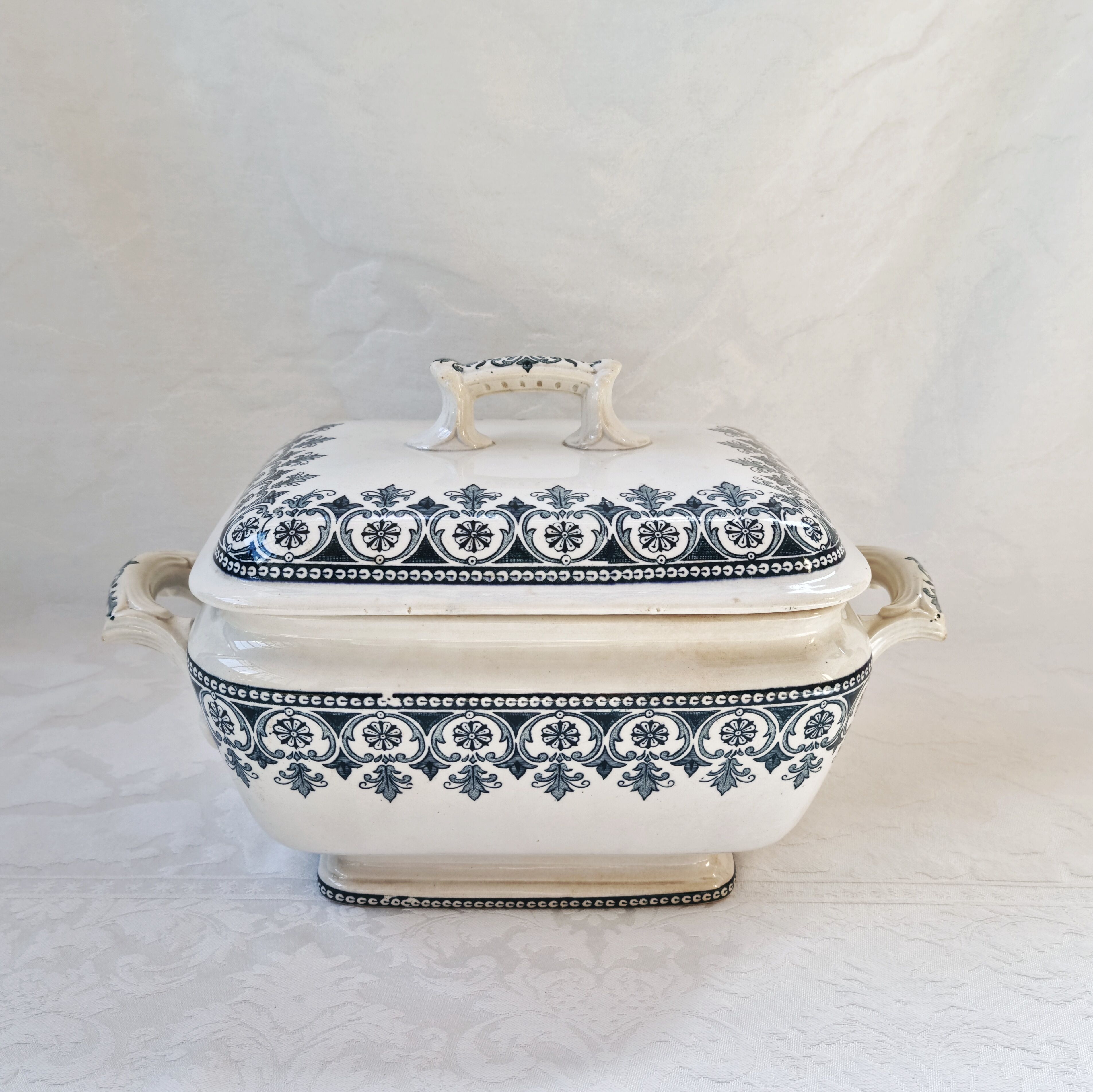 Rectangular iron earth soup kitchen Badonviller