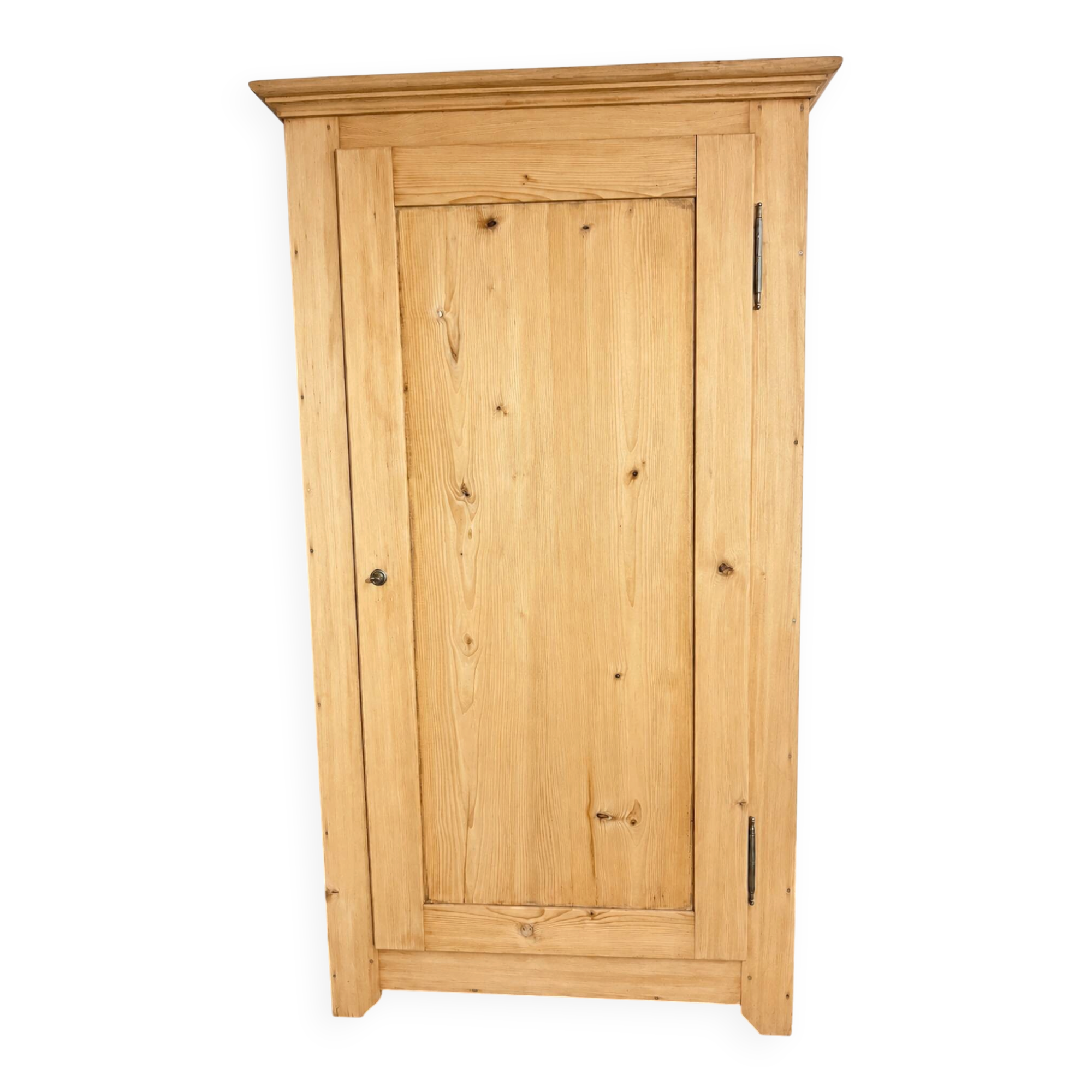 Hat cabinet