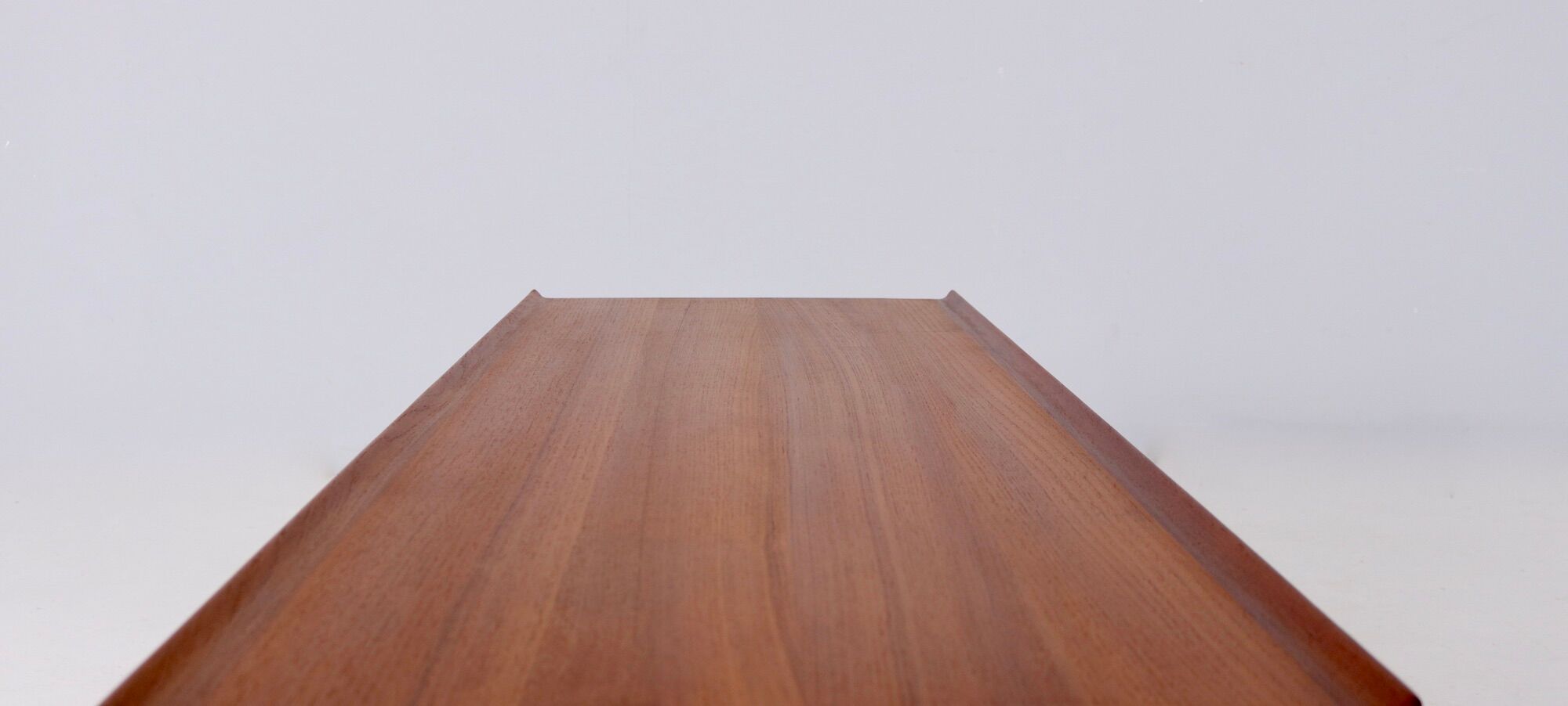 Finn Juhl coffee table France & Sound