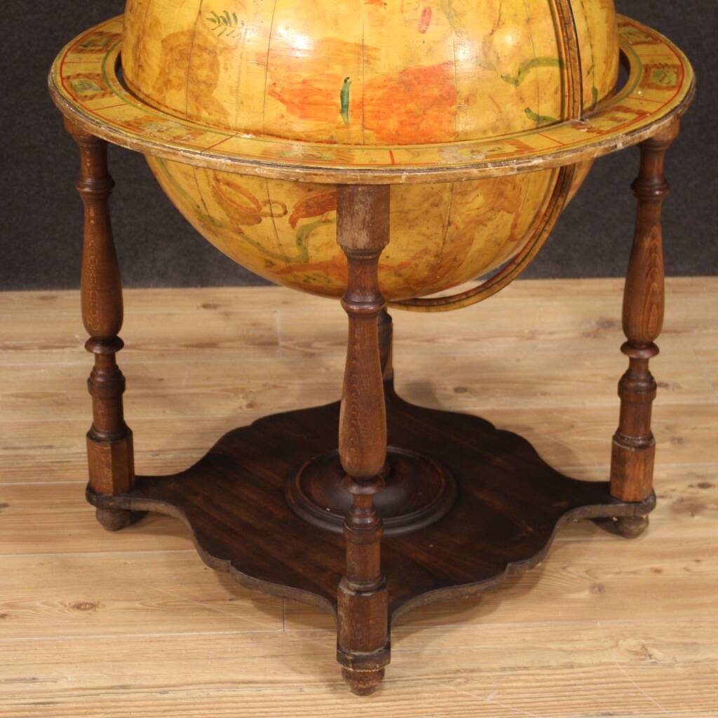 Great globe in wood from 70s