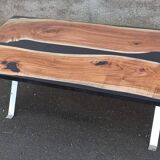Table basse en bois et résine noire