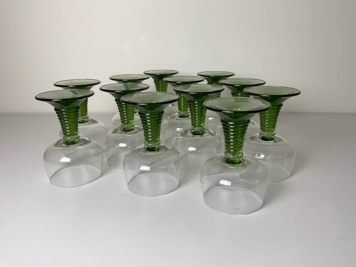 12 verres à vin blanc vintage