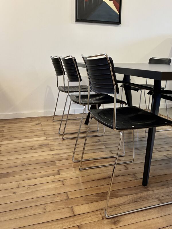 4 chaises Spilimbergo Italy en acier chromé et plastique noir