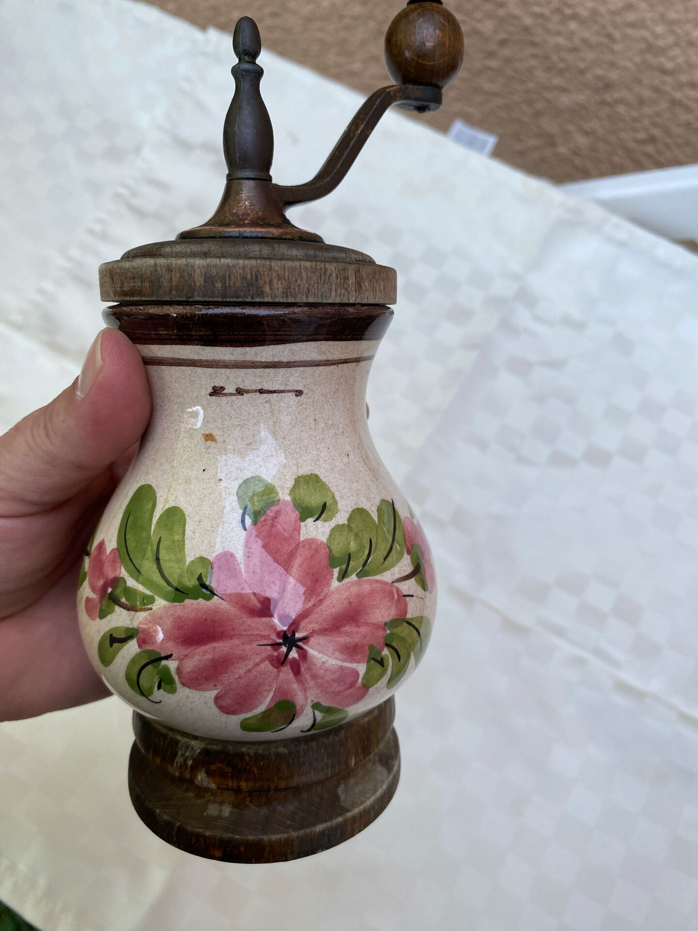 Vintage painted ceramic and wood pepper mill – Brand M – Decor
