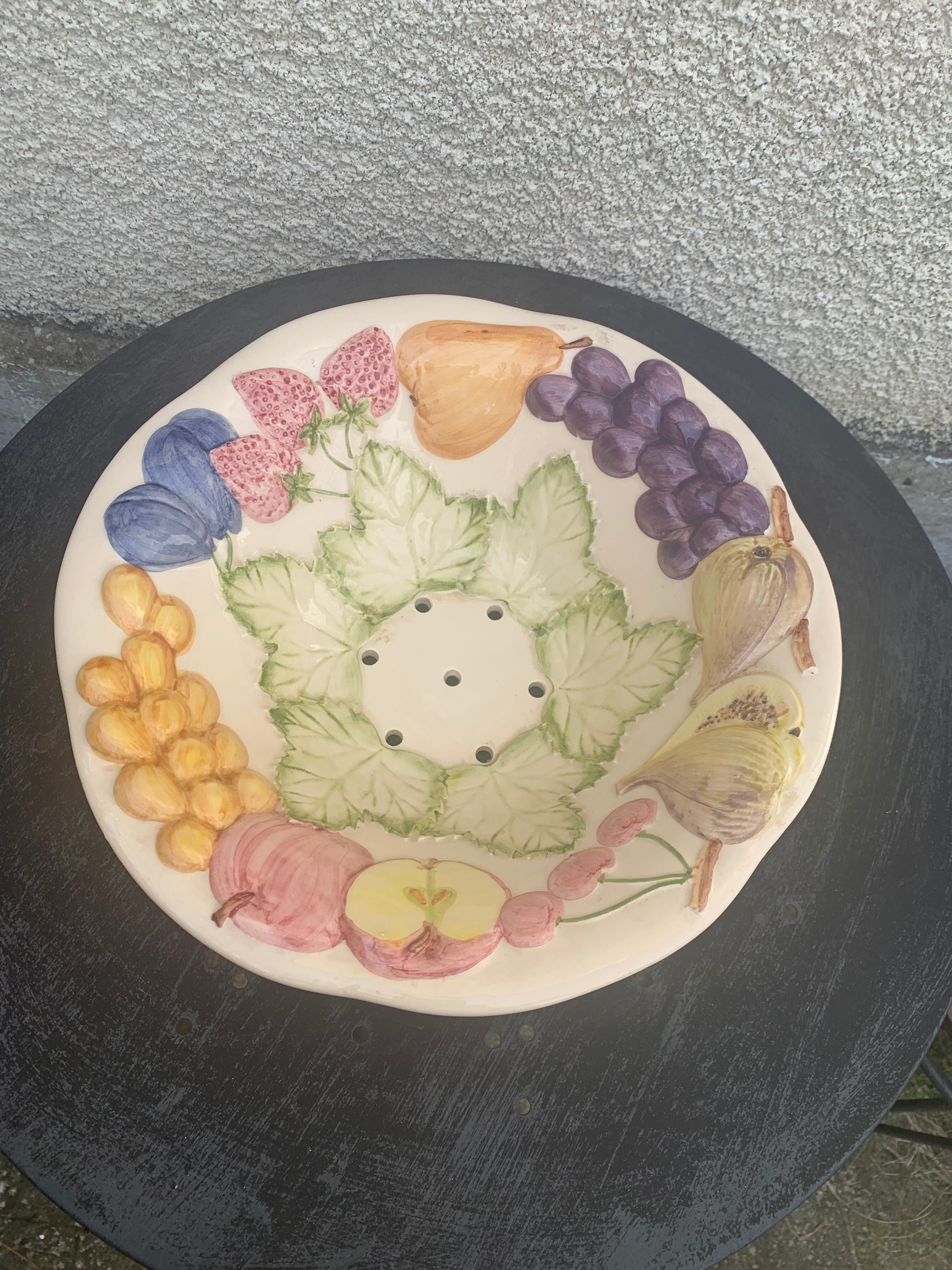 Fruit drainer salad bowl in glazed ceramic slip stamped vintage FG