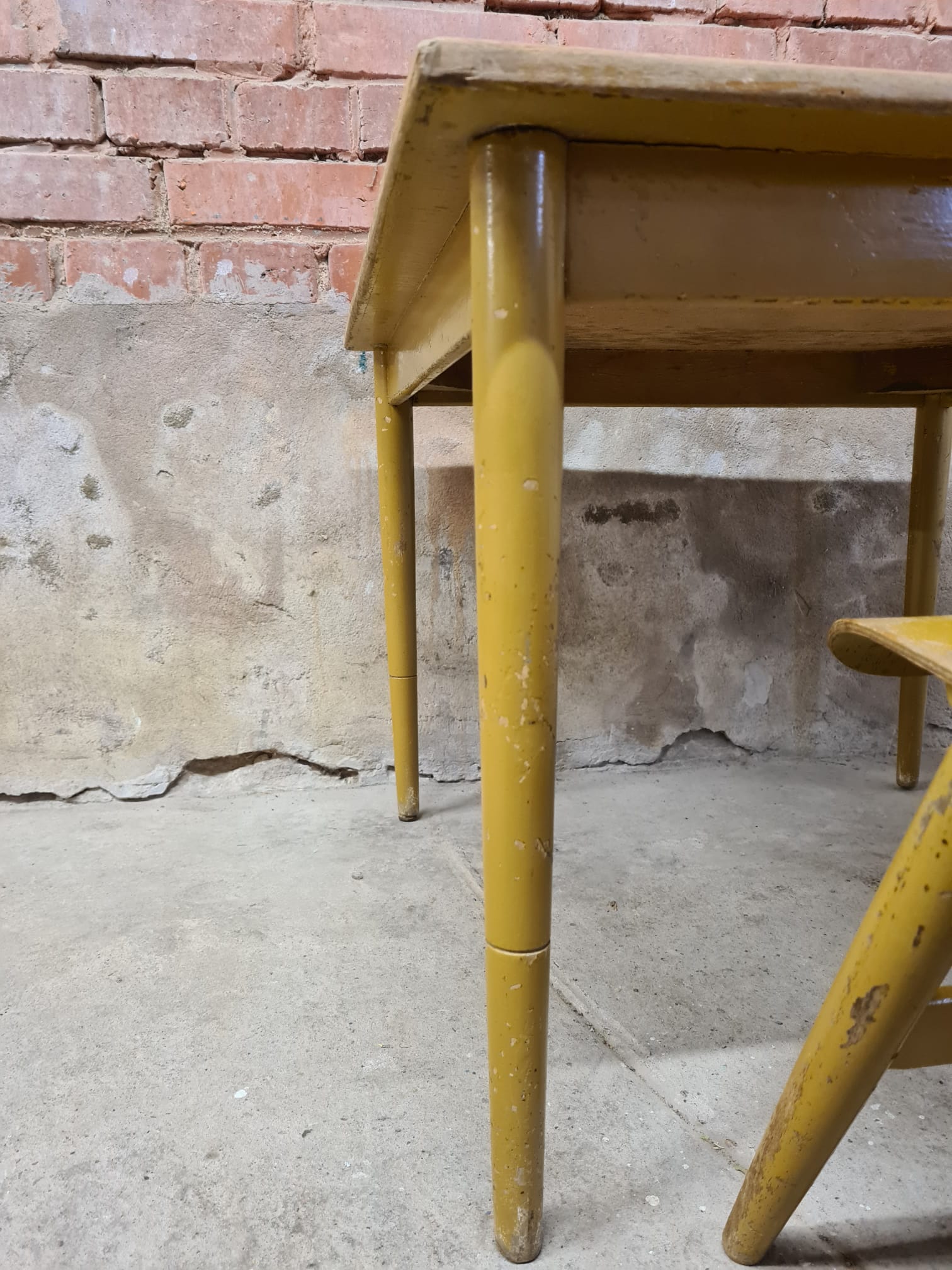 Lot table et chaise Egon Se 18 enfant