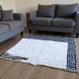 Traditional black and white handcrafted Moroccan rug, size 160 x 240 cm