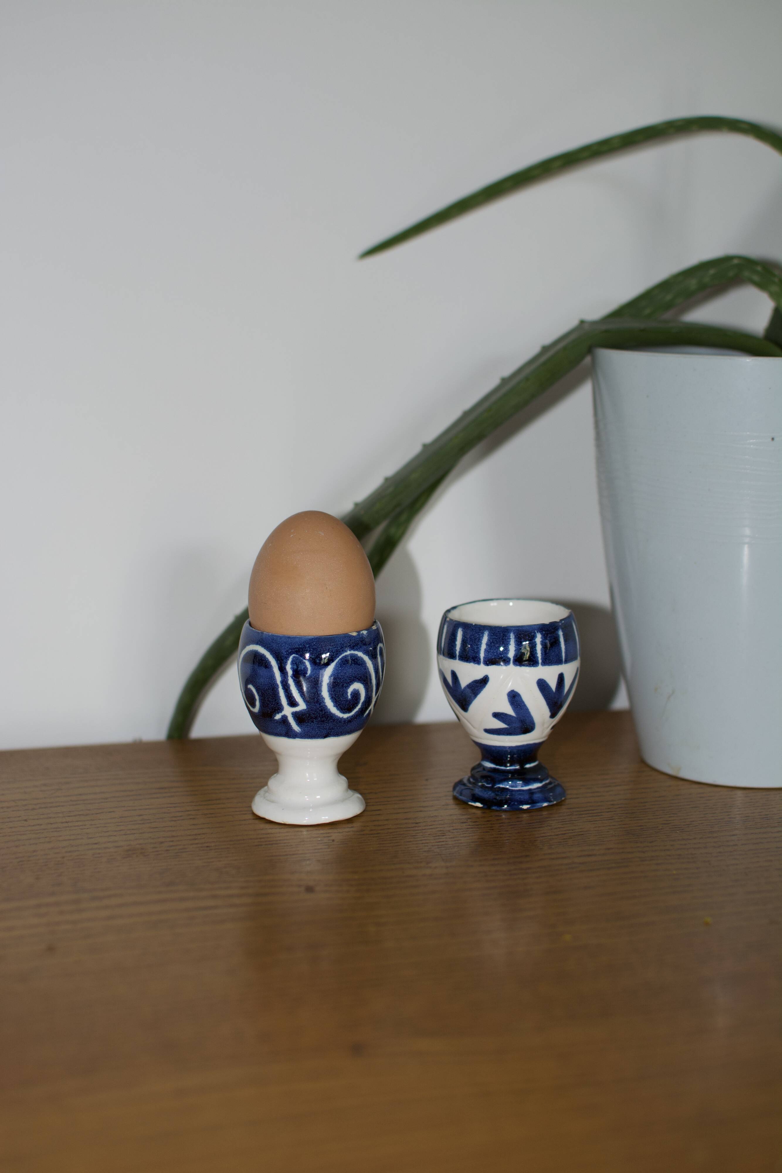 2 vintage Italian ceramic egg cups