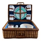 Wicker picnic basket