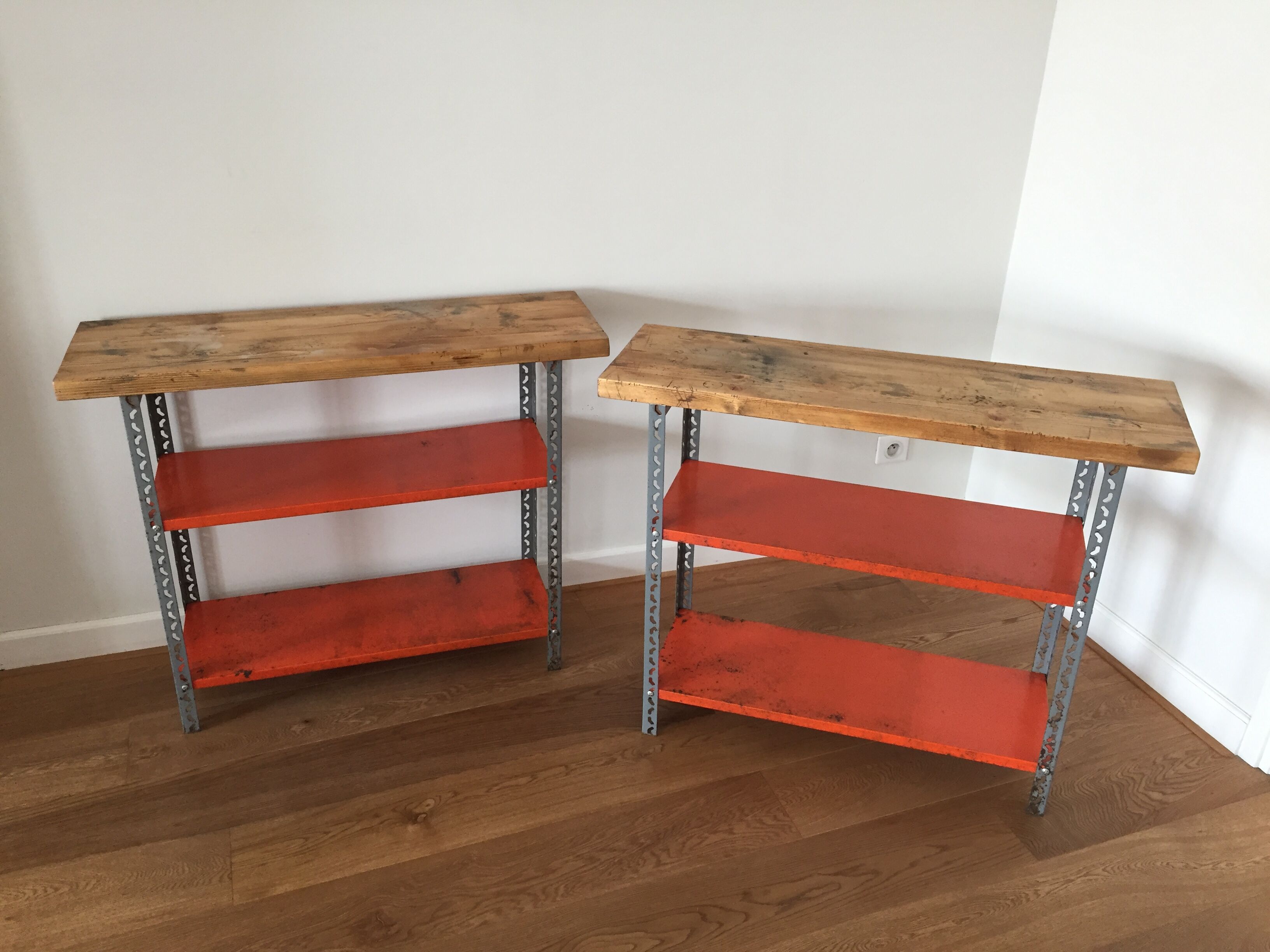 Console / industrial shelf