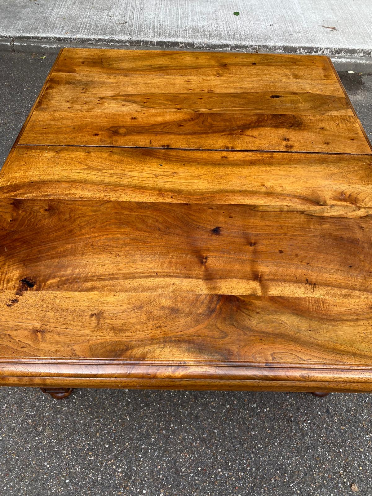Henri II extendable dining table in solid walnut from the 19th century, 310cm.