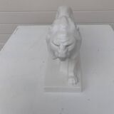 Cracked ceramic lion