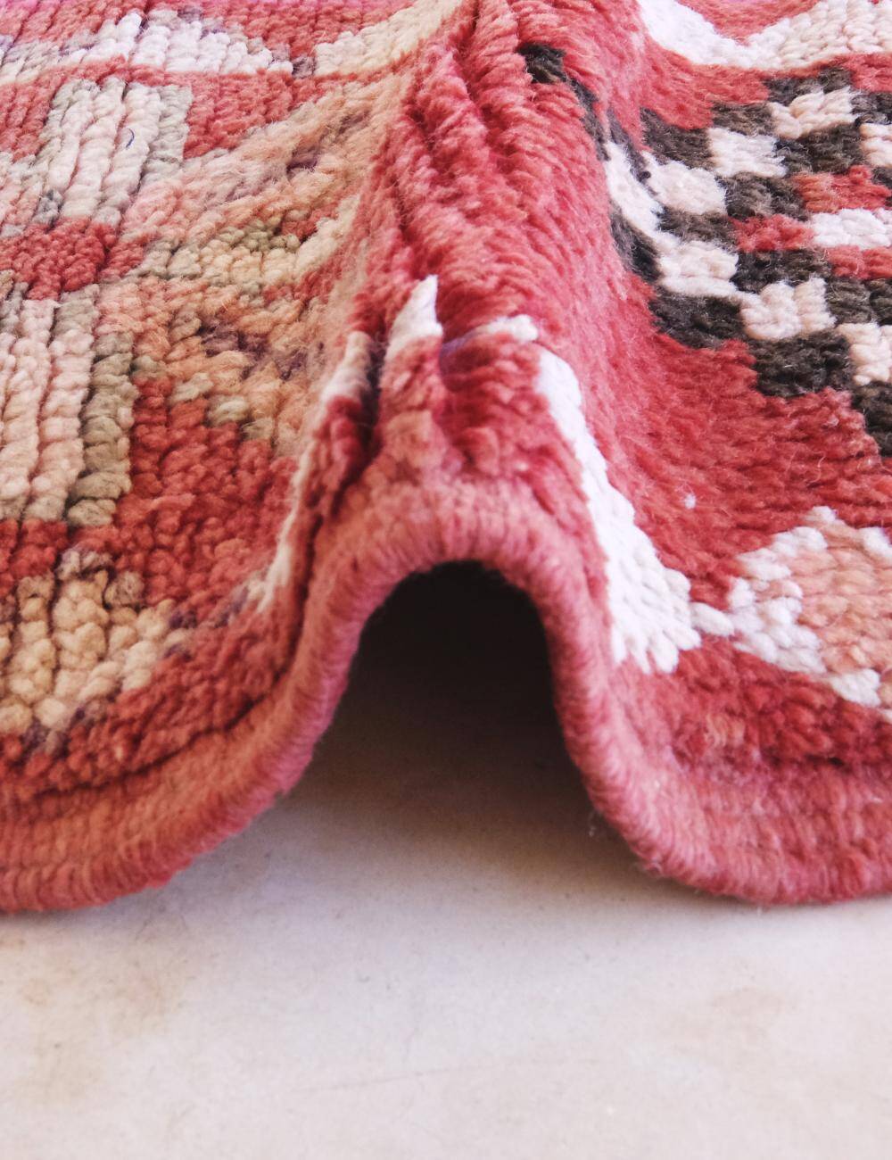 Antique Earth Red Rug - 225 x 162 cm