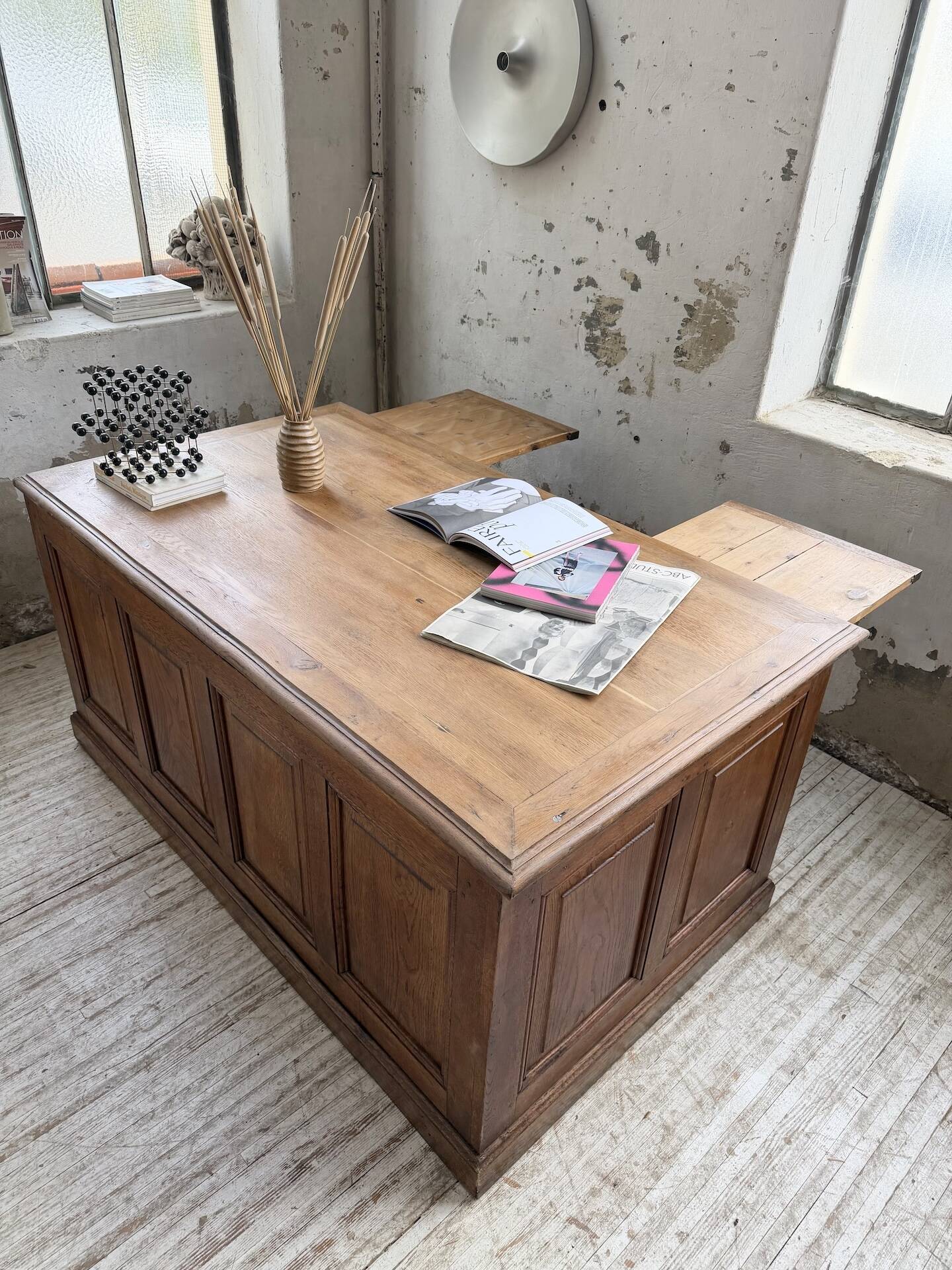 Counter or desk in oak from the 1950s.