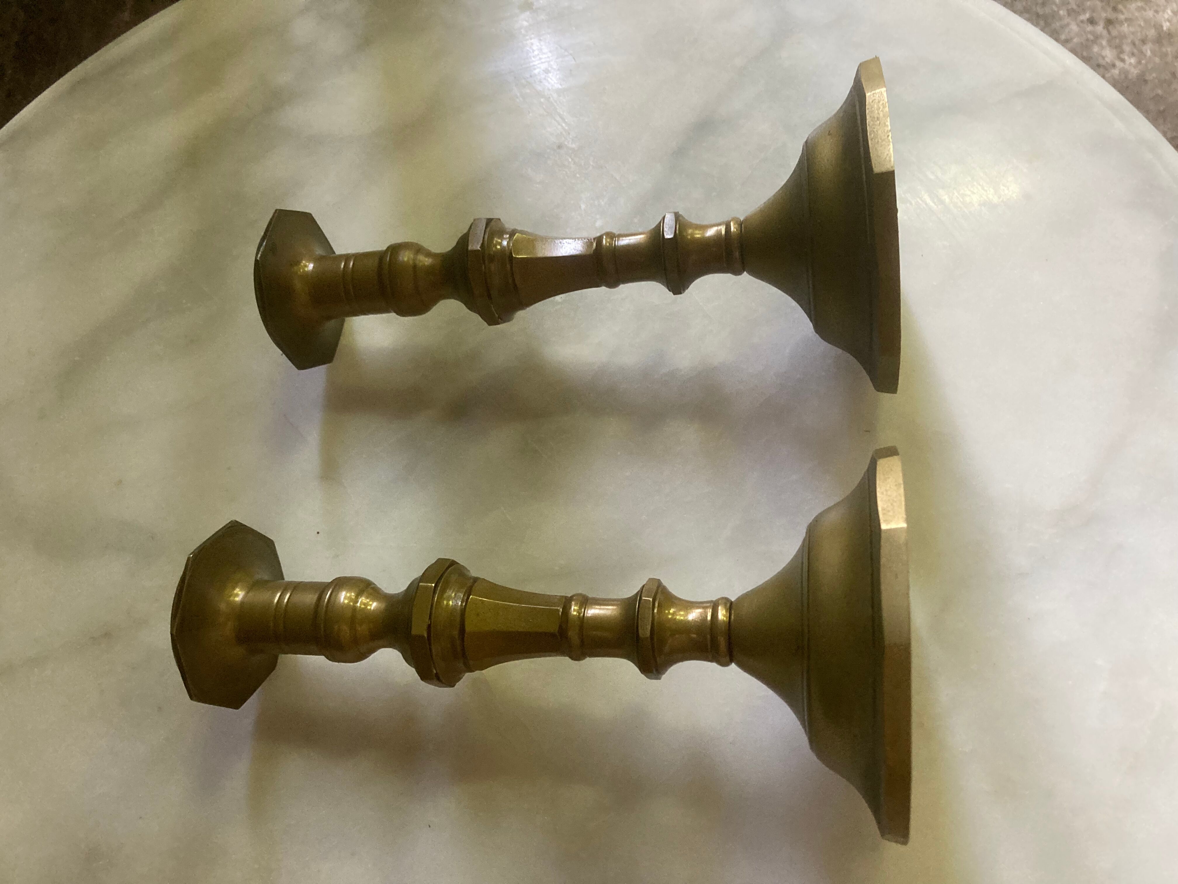 Paire de candélabres laiton