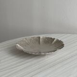 Lightweight metal cup on legs