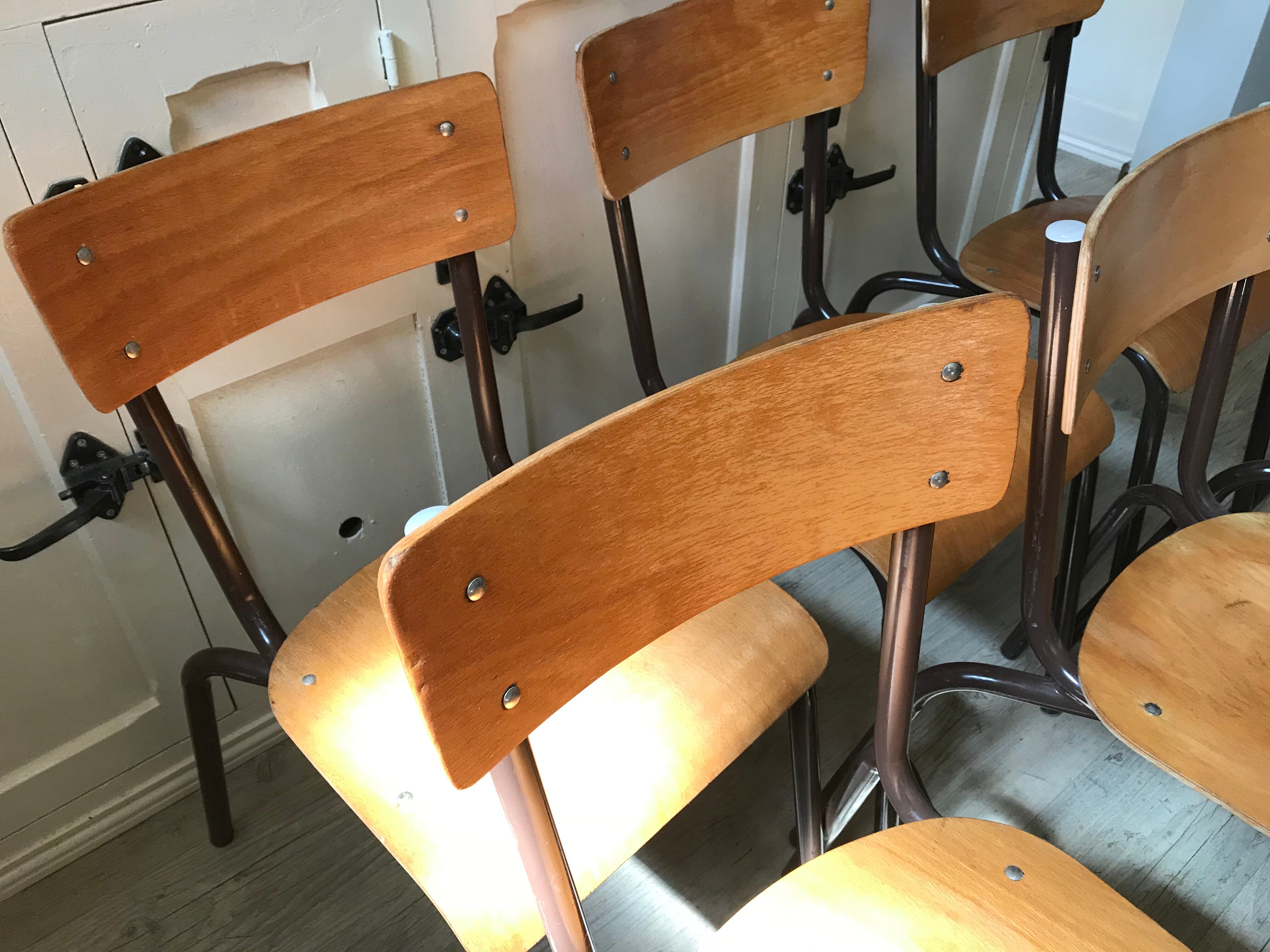 Lot of 6 vintage school chairs