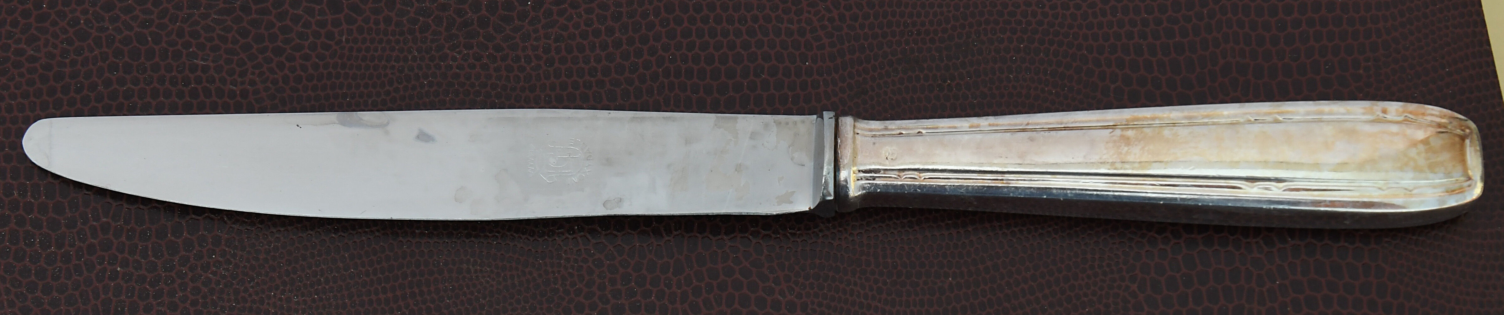 Silver metal cutlery set