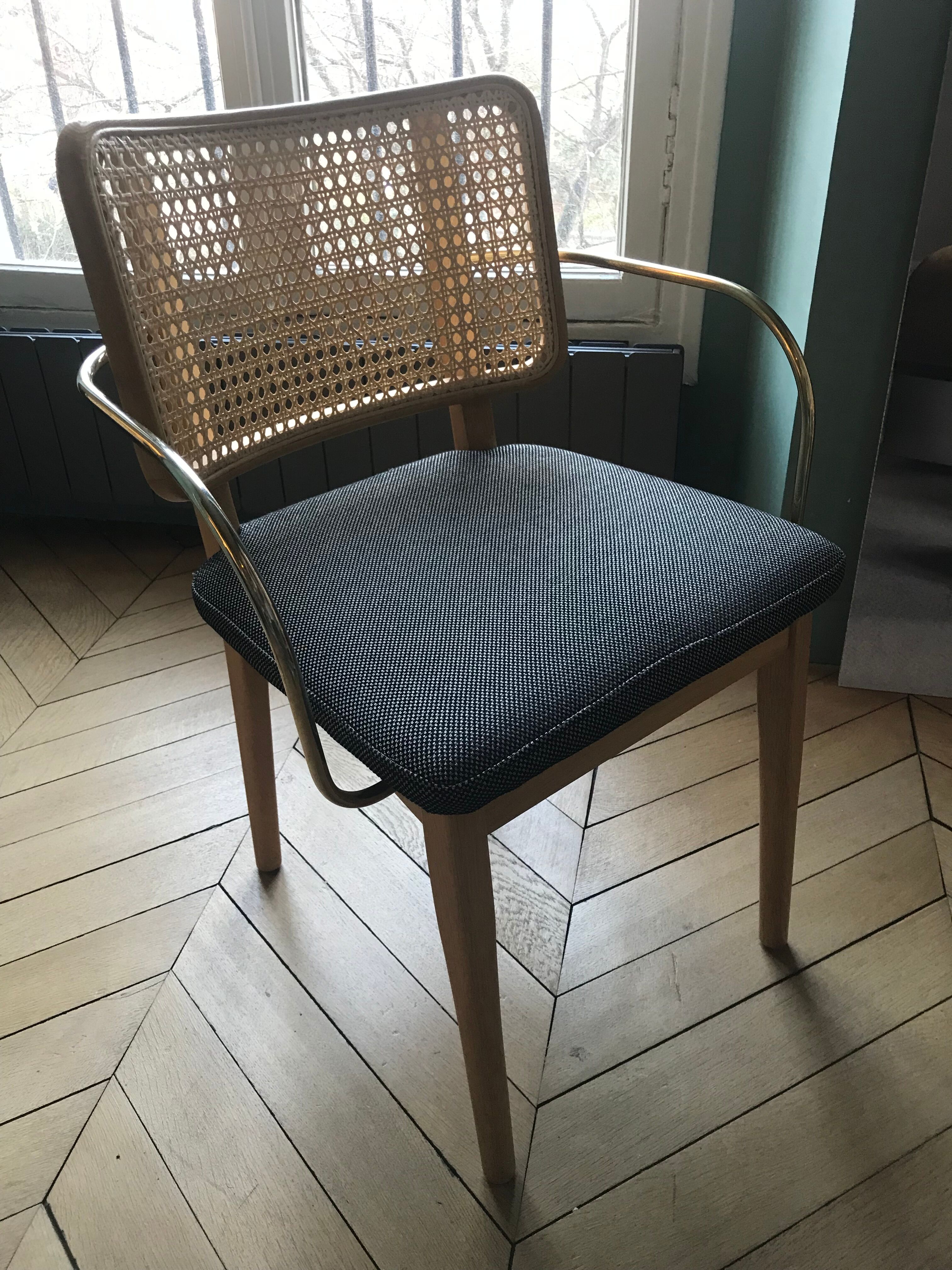Canenage chair with armrests caviar fabric