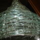 Lampe en morceaux de verre assemblés sur chassis en métal