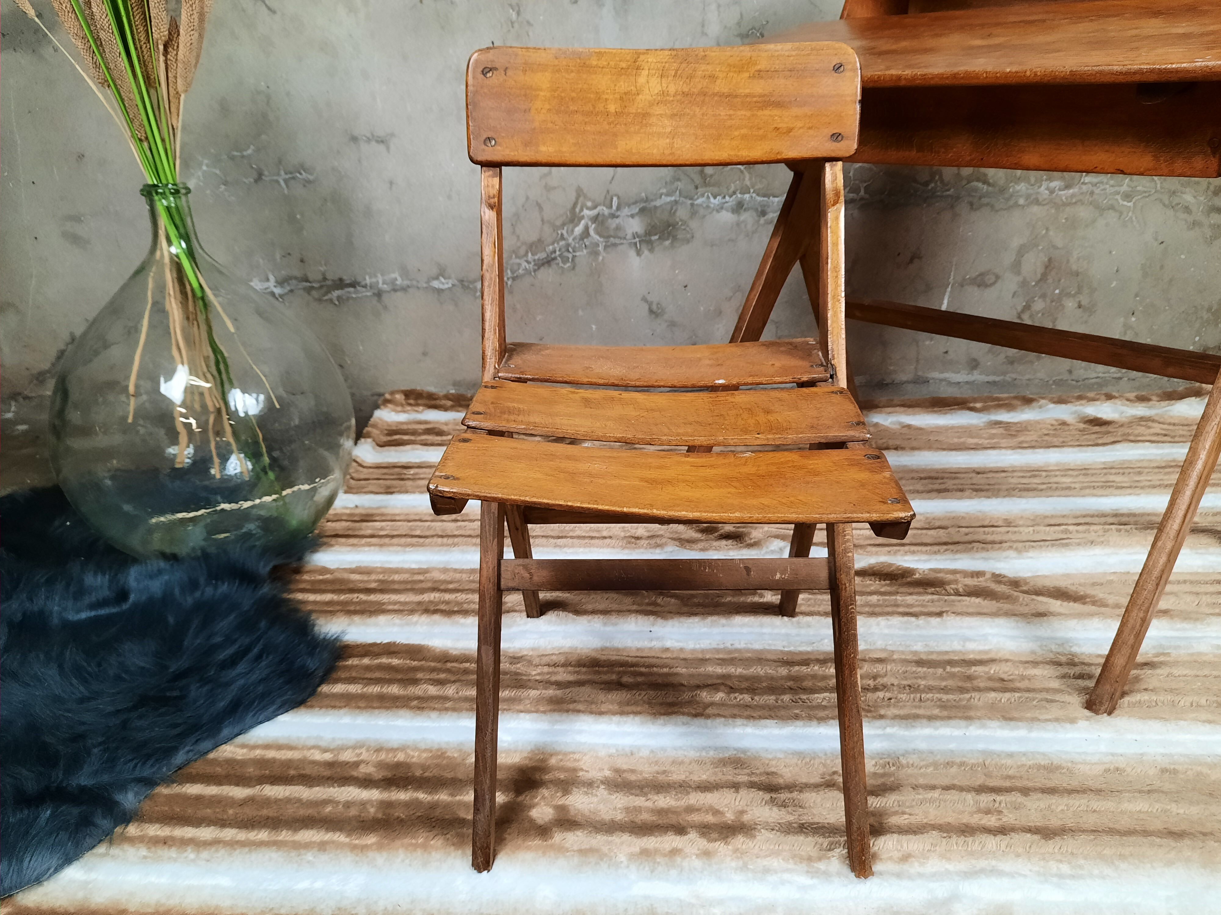 Scandinavian children's desk with its chair