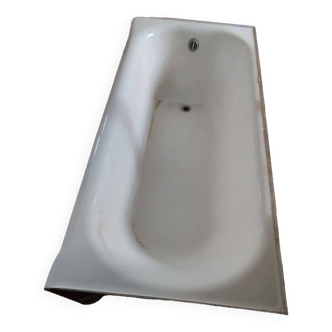 Standard bathtub