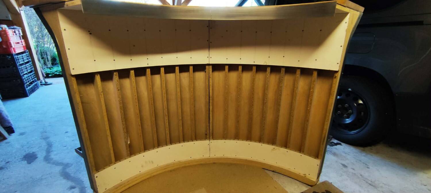 Prototype de bar – Brasserie Les Haras (2013) – Pièce unique en acier