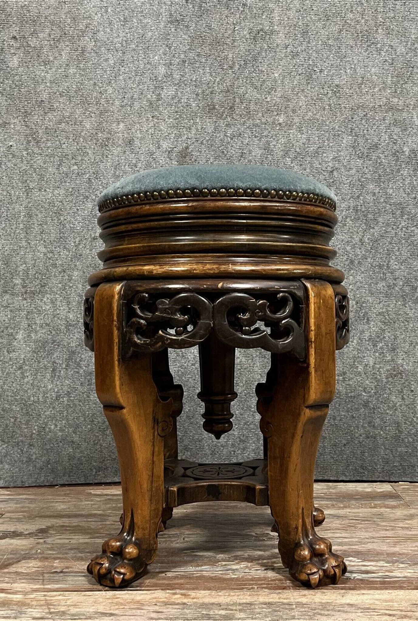 Asia 19th century: adjustable piano stool with screws in solid mahogany circa 1850