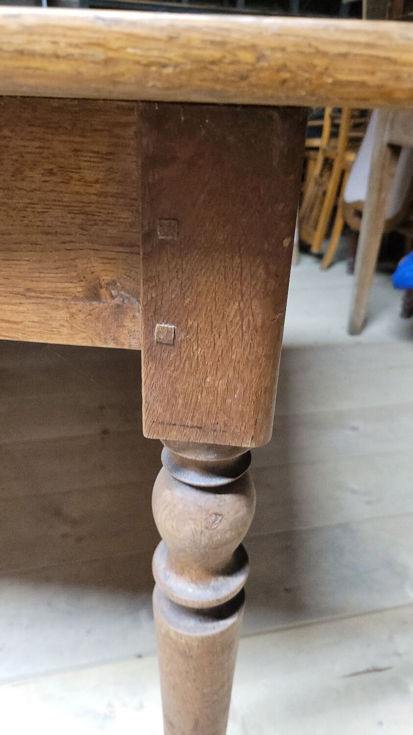 Table de bistrot restaurant en chêne massif ancienne, 1900s -1m53