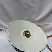 Suspension vintage indus tôle émaillée verte et blanche mini