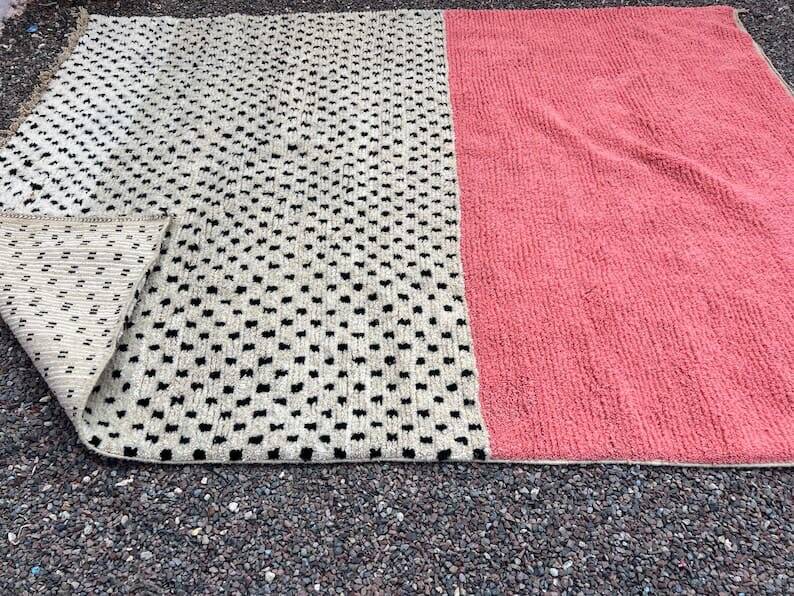 Handmade Berber rug, size 150 x 250 cm.