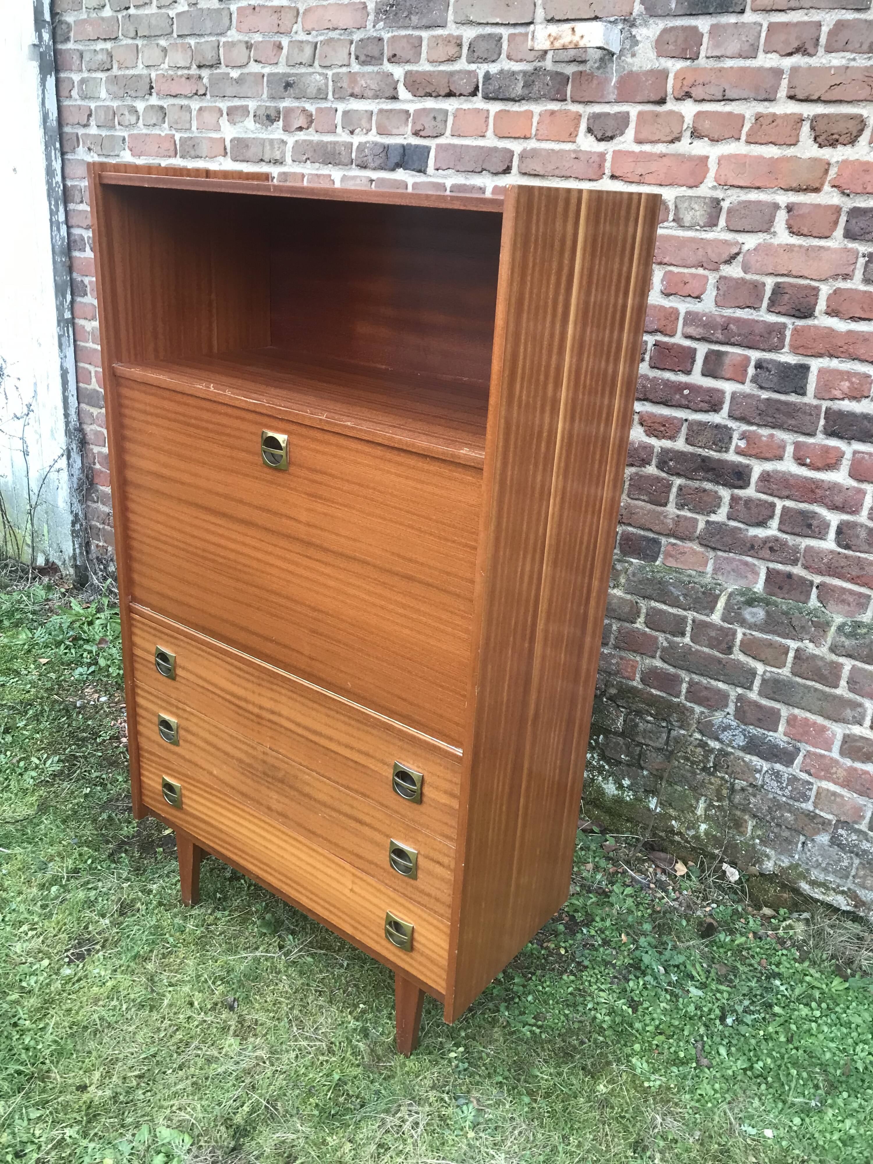 Vintage showcase