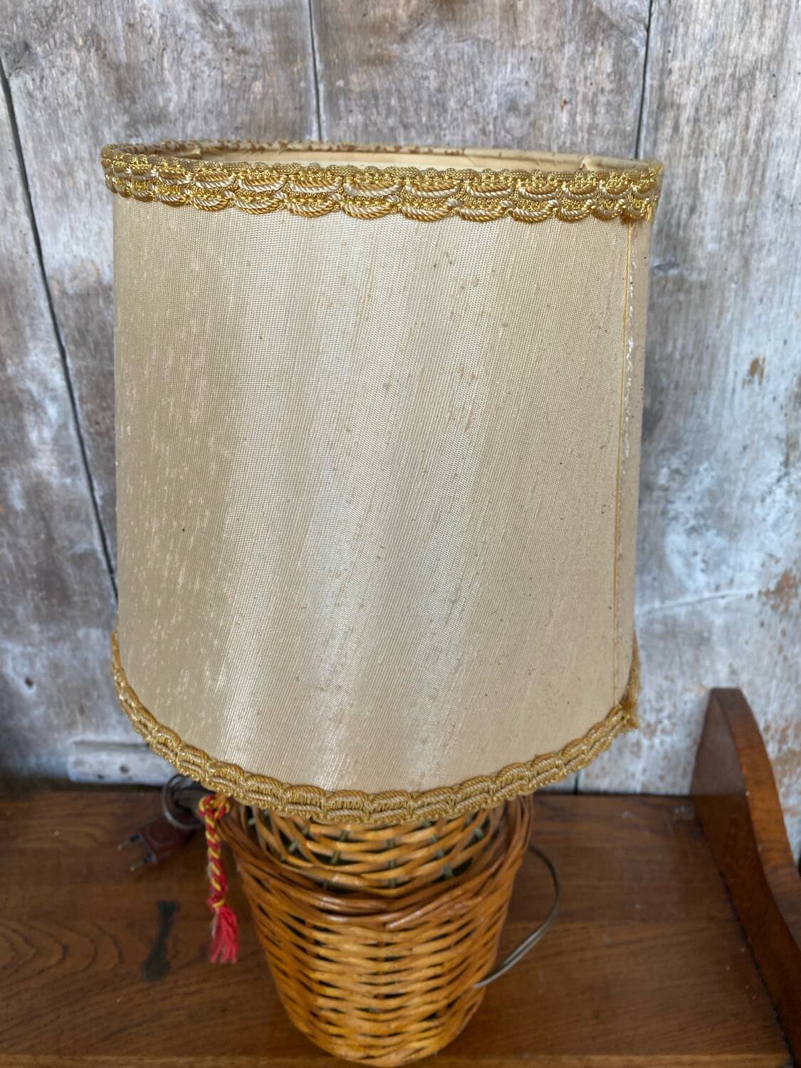 Old wicker dame jeanne lamp + beige lampshade 70's vintage