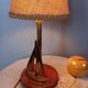 Lampe à poser marine socle bois, voilier laiton, abat jour jute