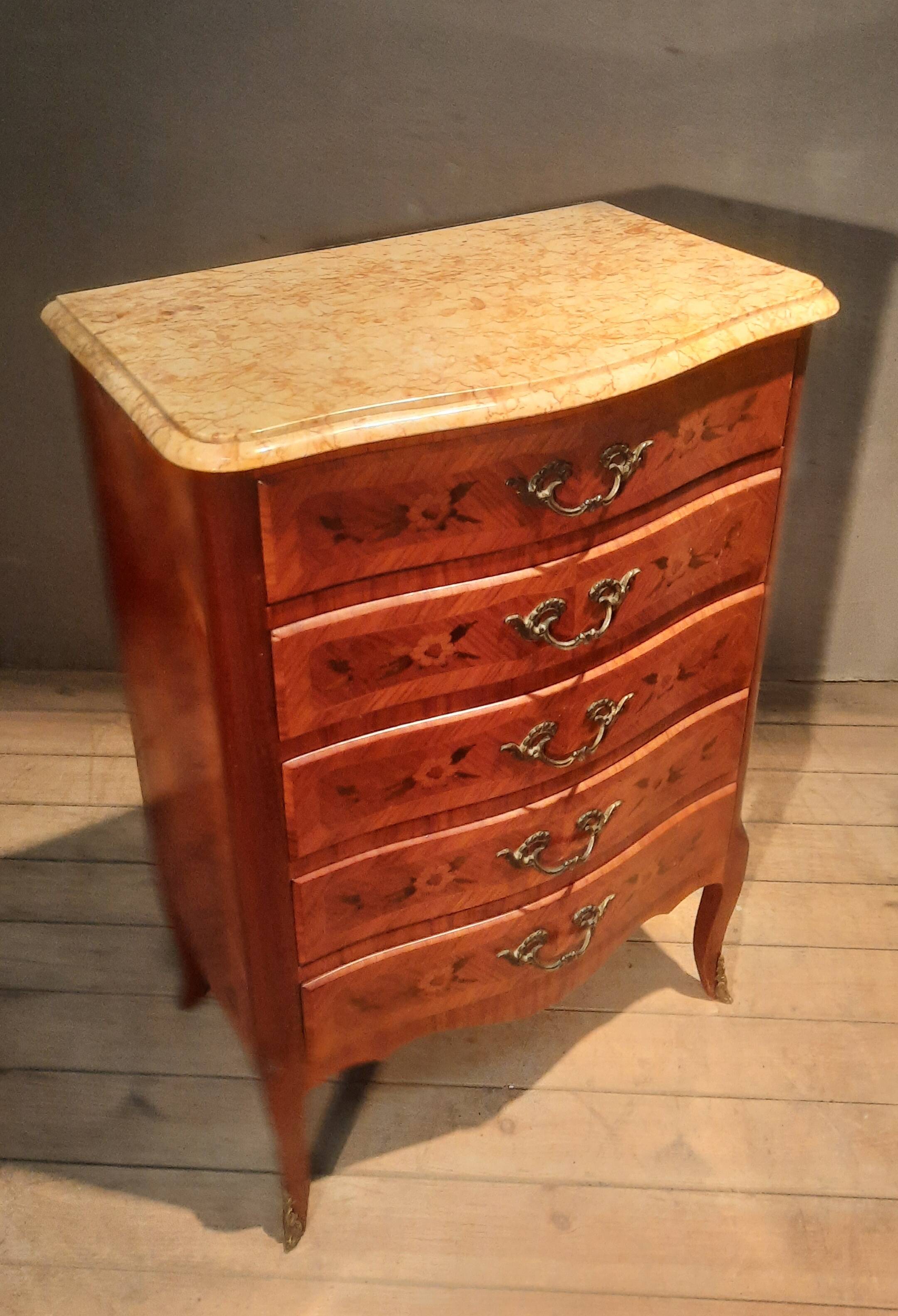 Flowered marquetry commode in Louis XV style